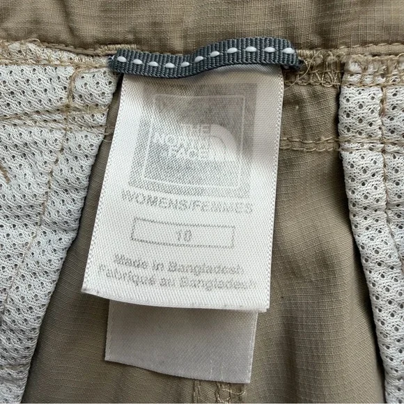 The North Face Women's Cargo Capri Shorts Size 10 Beige/Khaki Hiking Outdoor - Picture 7 of 8